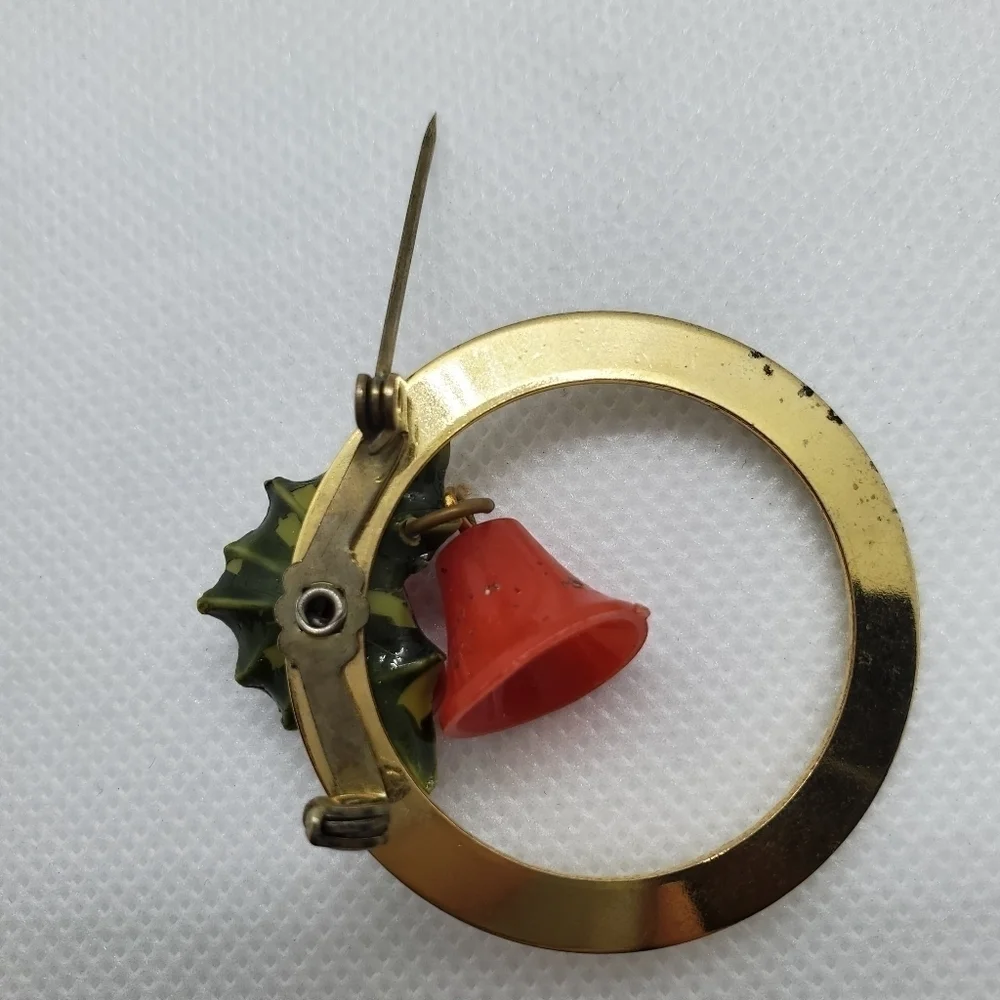 HOLIDAY PIN BROOCH